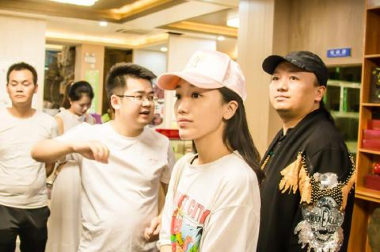 抖音平台自助服务（探索抖音平台的多种优势，学习如何自助提升流量的方法和技巧！）