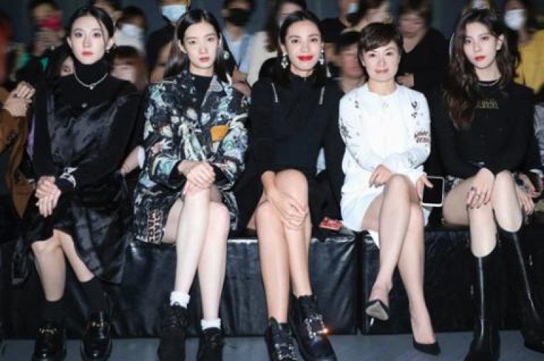 探索QQ业务中心，享受KS自定义评论网站和抖音快速涨粉1000个的无界服务。