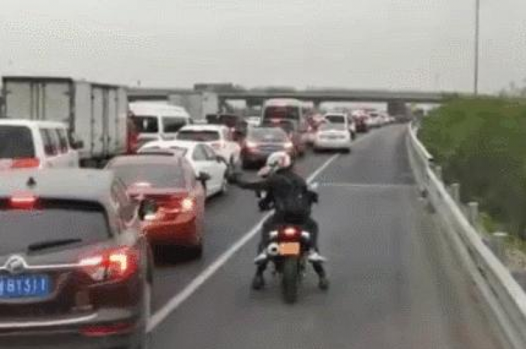 探索无需付费即可迅速增加QQ空间动态点赞数的高效软件工具。